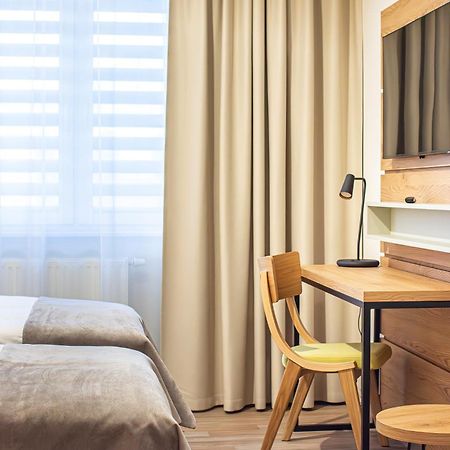 זיילונה גאורה Novy Hotel מראה חיצוני תמונה