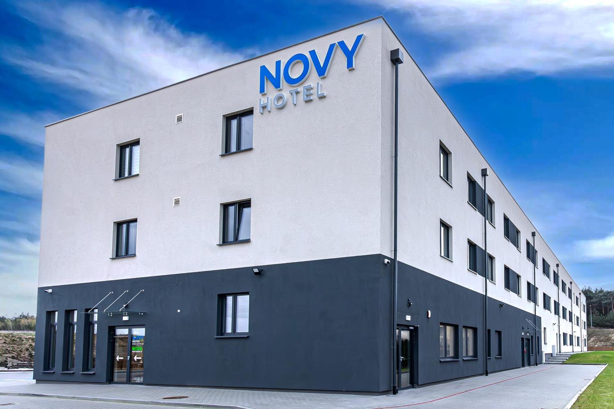 זיילונה גאורה Novy Hotel מראה חיצוני תמונה