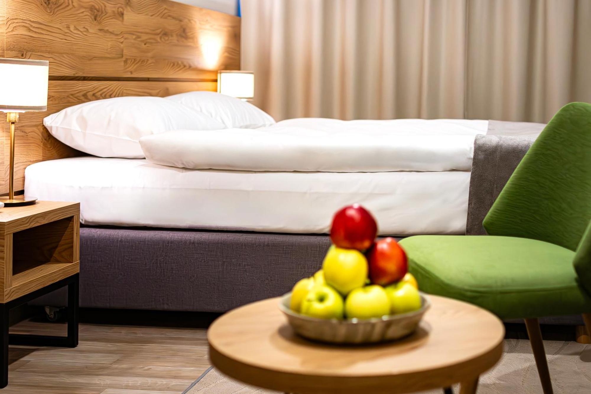זיילונה גאורה Novy Hotel מראה חיצוני תמונה
