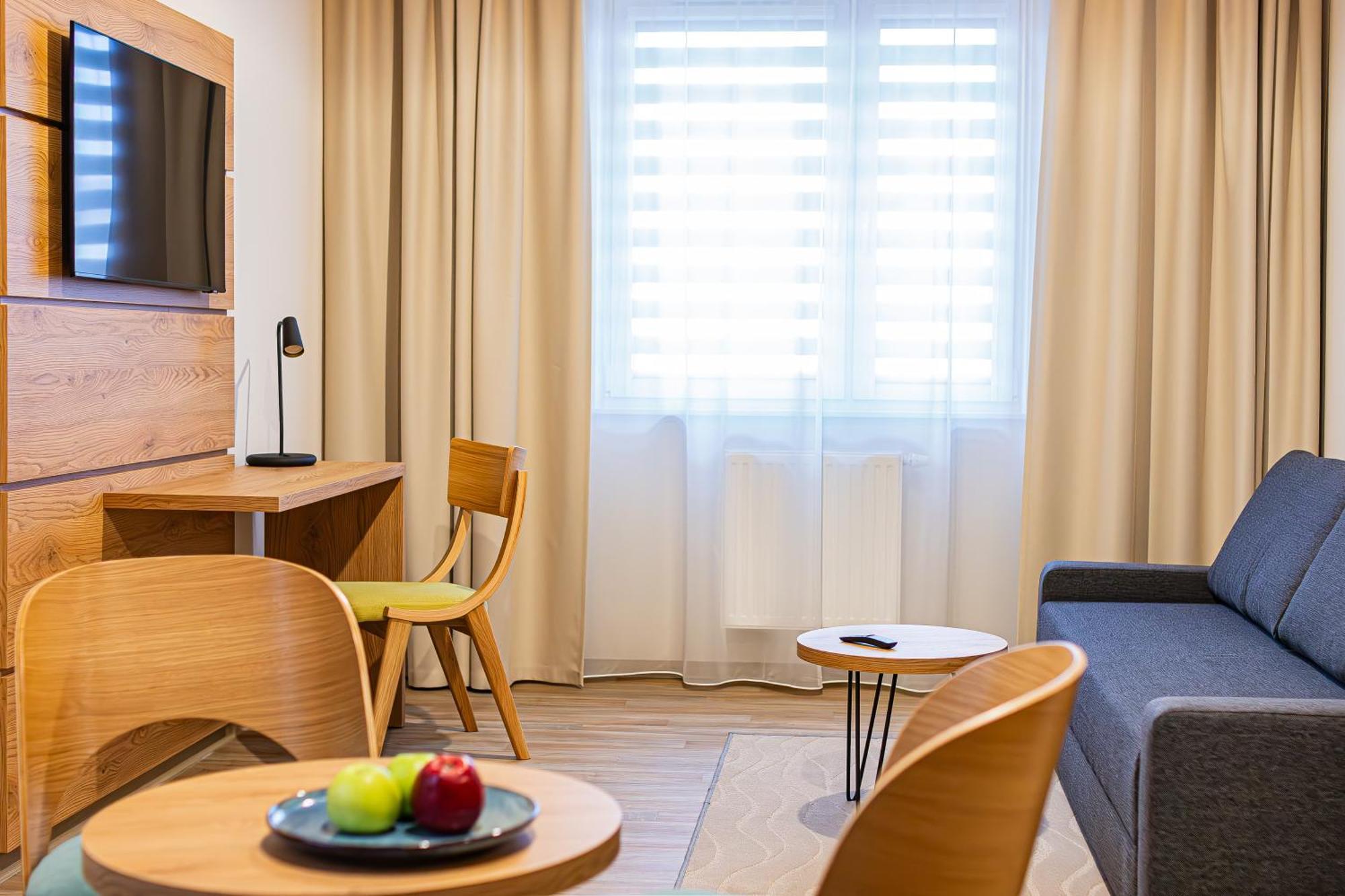 זיילונה גאורה Novy Hotel מראה חיצוני תמונה