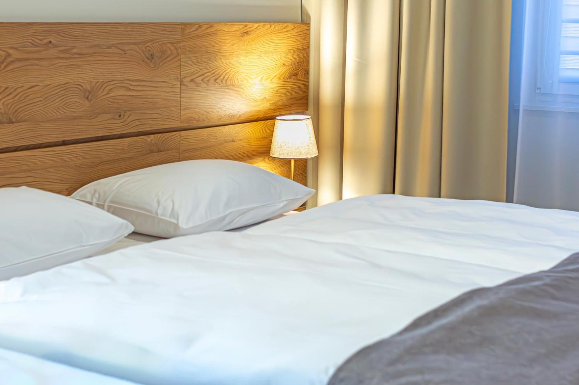 זיילונה גאורה Novy Hotel מראה חיצוני תמונה