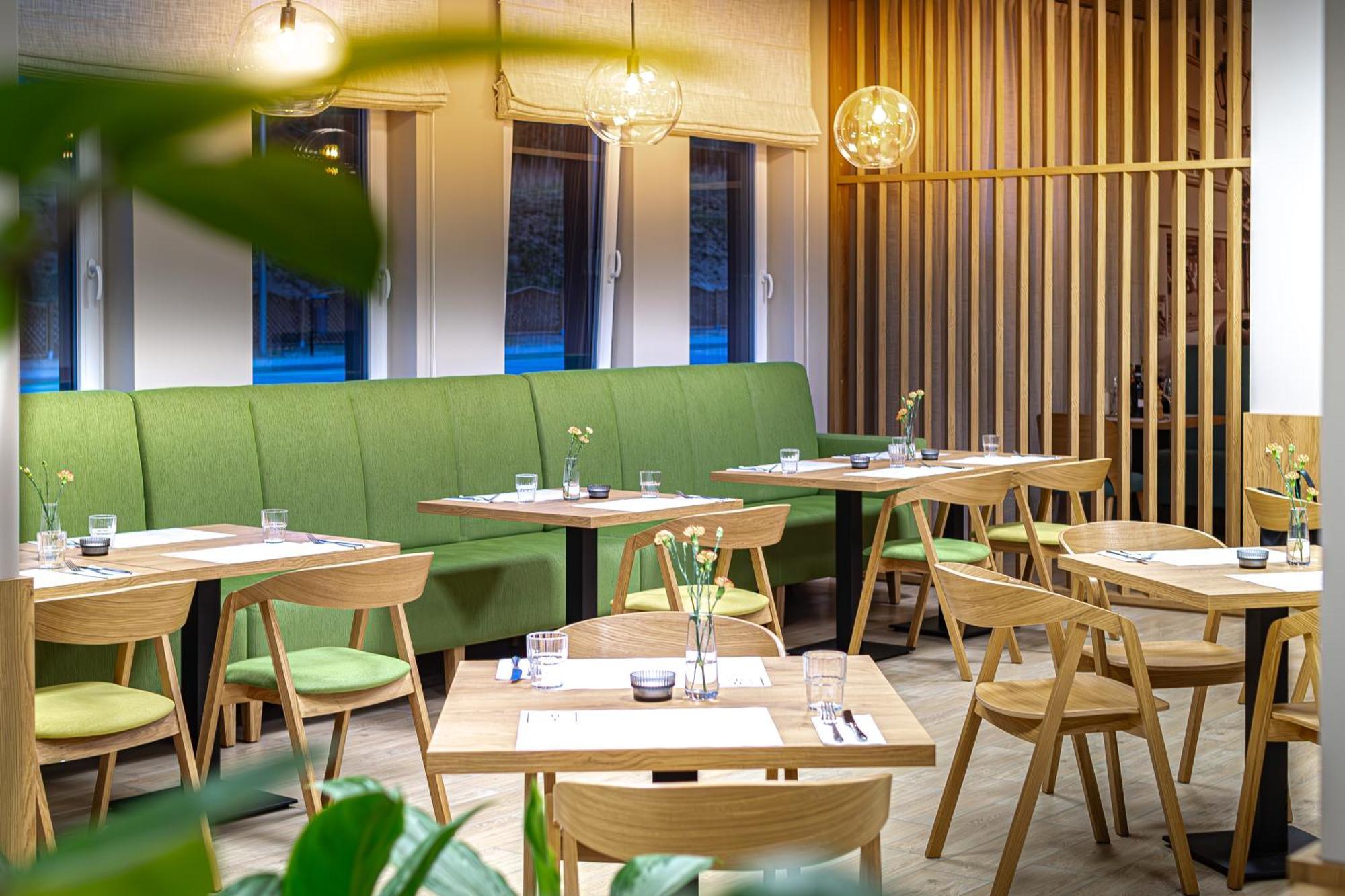 זיילונה גאורה Novy Hotel מראה חיצוני תמונה