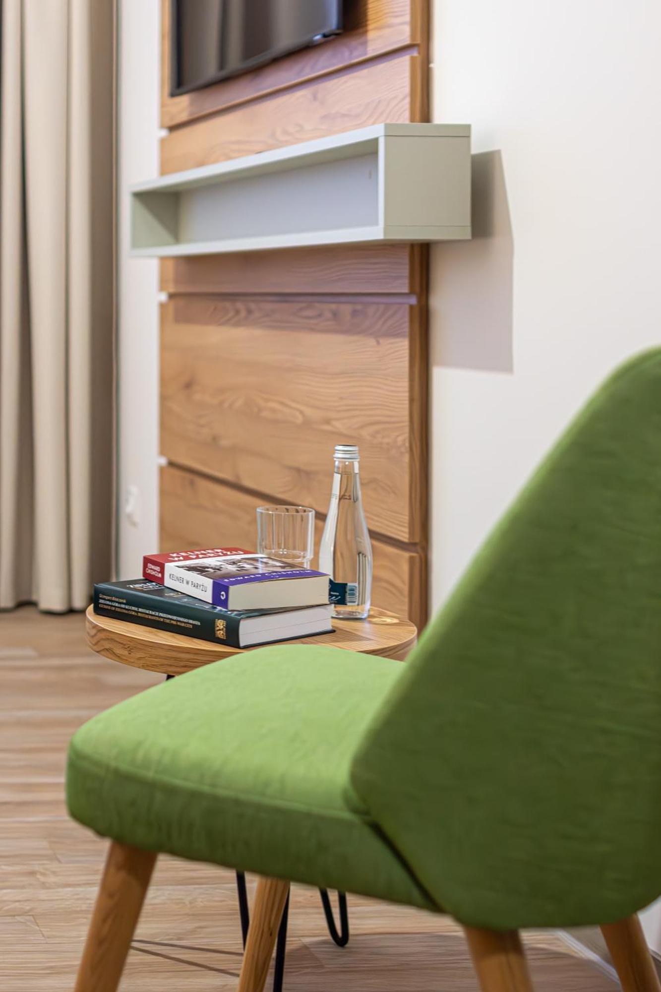 זיילונה גאורה Novy Hotel מראה חיצוני תמונה