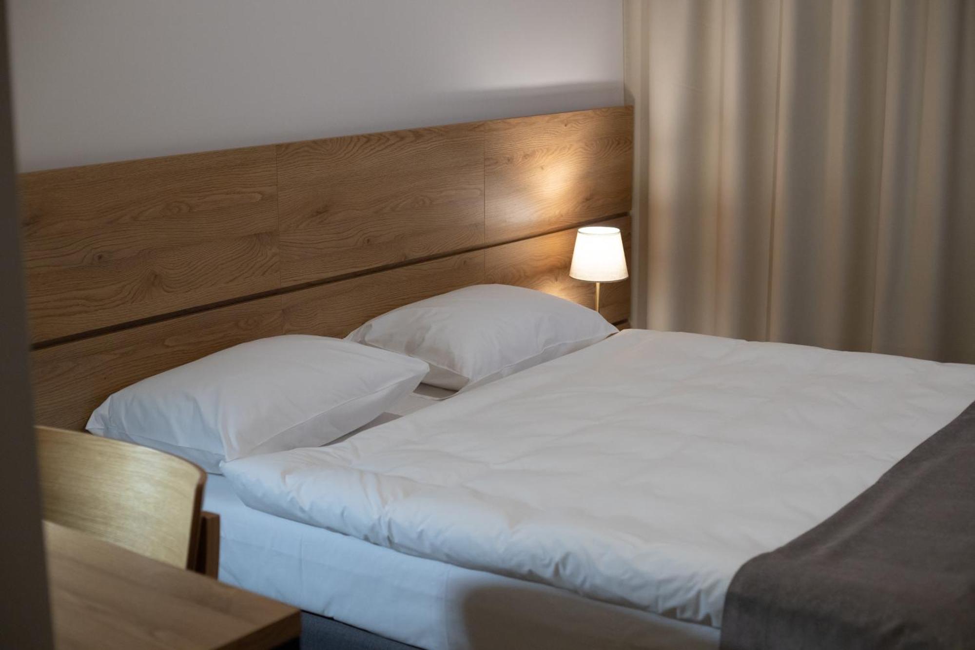 זיילונה גאורה Novy Hotel מראה חיצוני תמונה